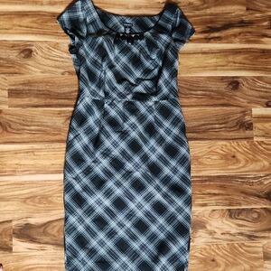 Nine West - Size 8 Plaid Wiggle Dress